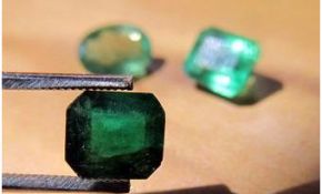 Pierre Précieuse Verte Nouveau Emerald émeraude Beaucoup Bien Des Pierres Précieuses